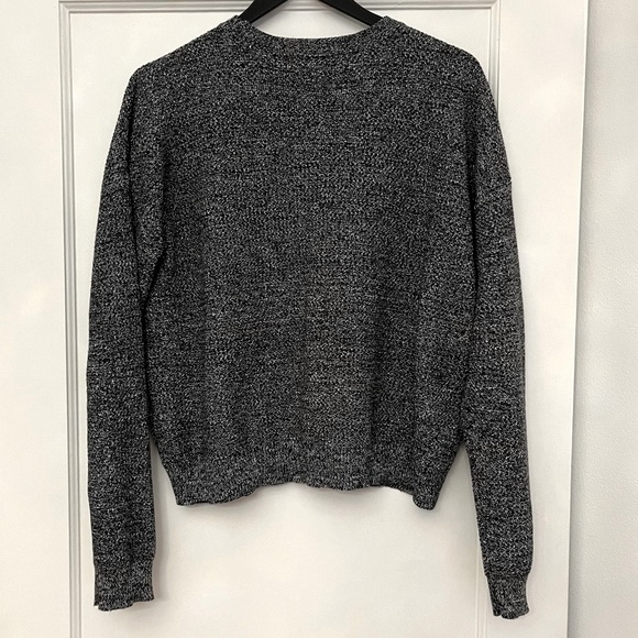 Calvin Klein oversized Heather Gray long crop sweater.  Crew neck Size Large - Picture 3 of 10